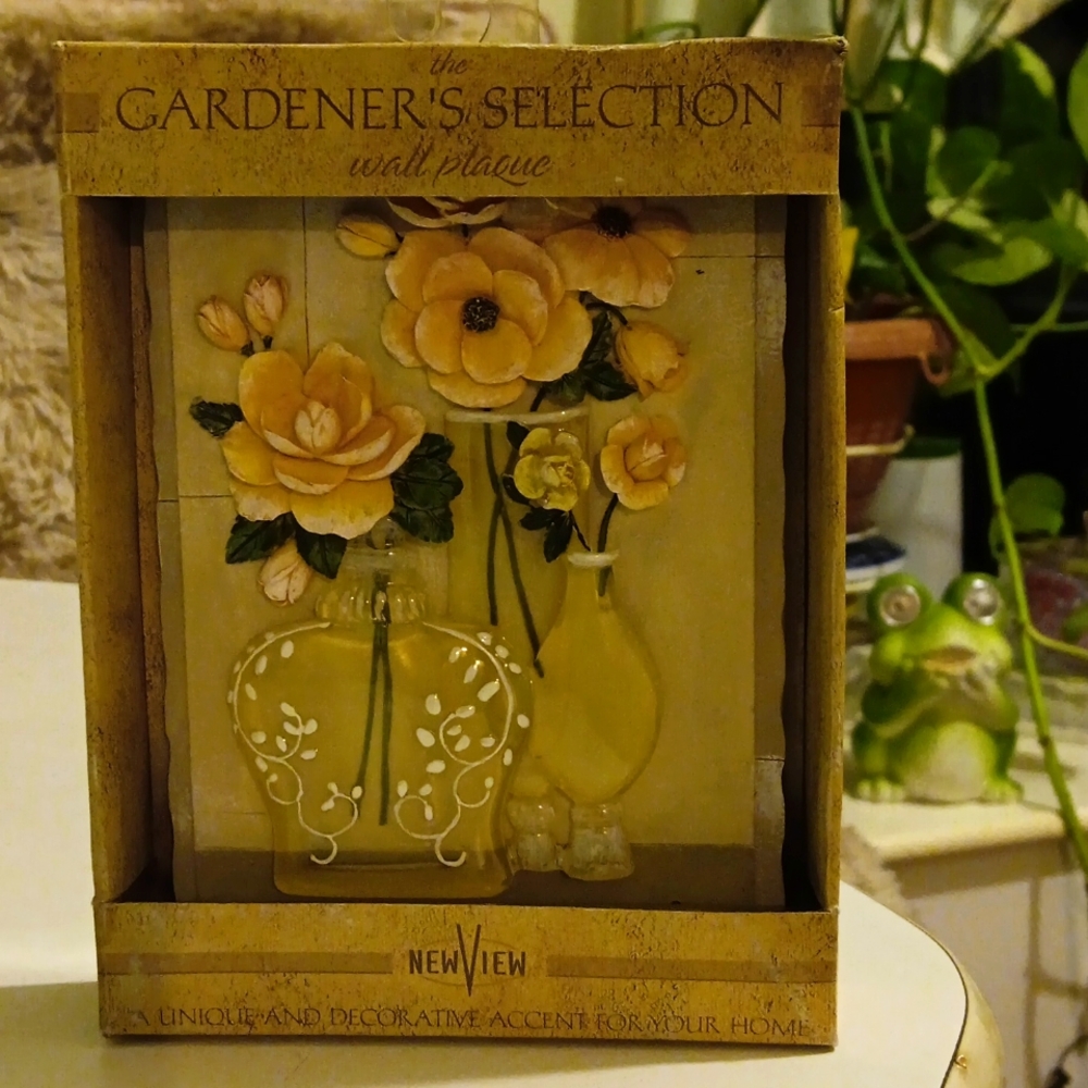 NWT Fine Art The Gardener's Selection Rose Wall Plaque